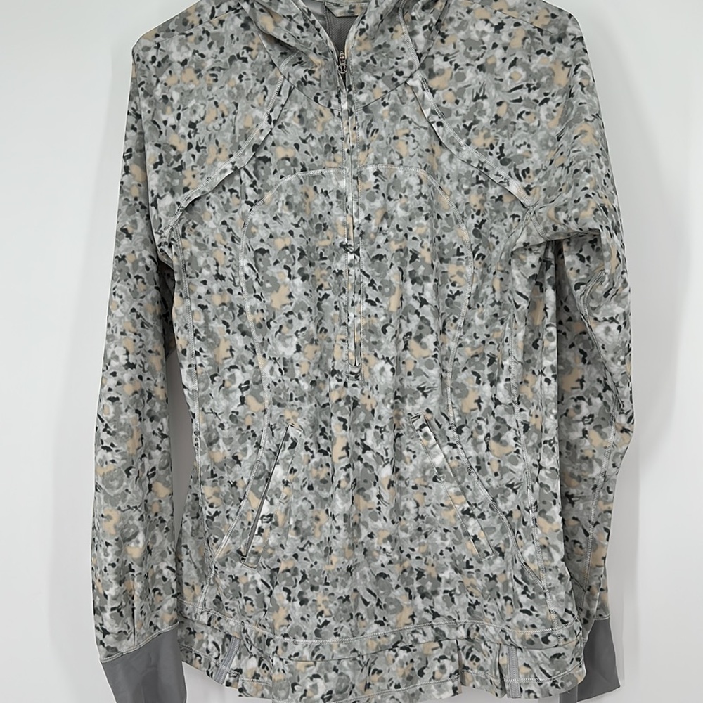 Lululemon lightweight hooded jacket with ponytail hole size 6 - Picture 2 of 9